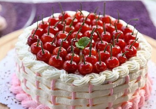 捕获迷之小屁屁一对，尝尝味道还不错