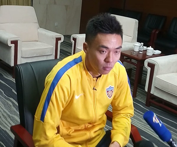 世青赛一球成名，却因脾气遭球迷诟病，今若不改重返国足无望