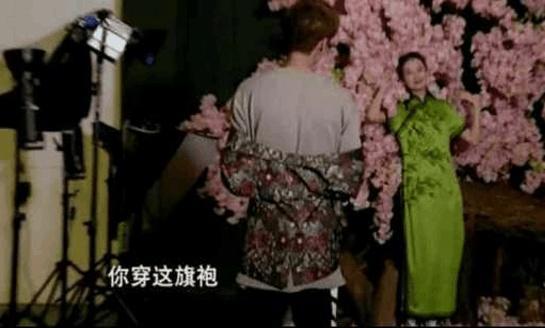 约吧大明星鹿晗乔欣给别人化妆,约吧大明星鹿晗谈足球