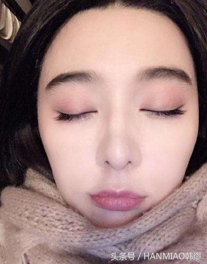 范冰冰晒九宫格睡衣自拍,范冰冰敷着面膜