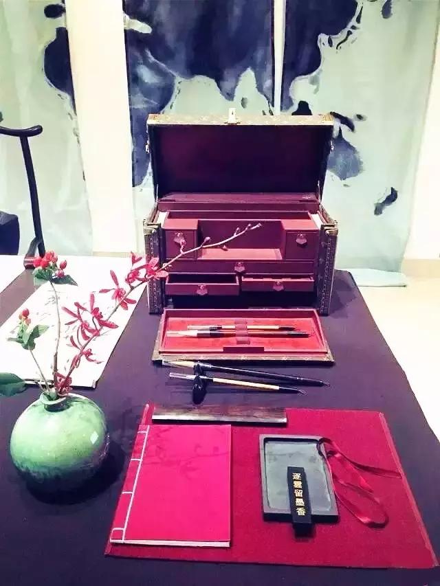 lv个性化定制包包,lv个性化定制服务