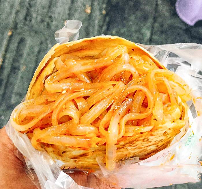 只揣30元在春熙路逛一下午，这些店老板差点封杀我