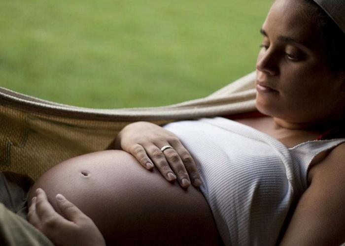 分娩前准爸妈准备什么,分娩前有啥征兆需要住院