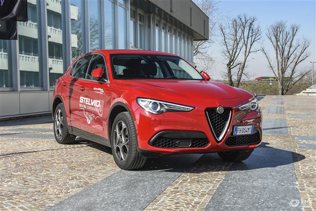 阿尔法罗密欧stelvio35万提车,阿尔法罗密欧购车手册