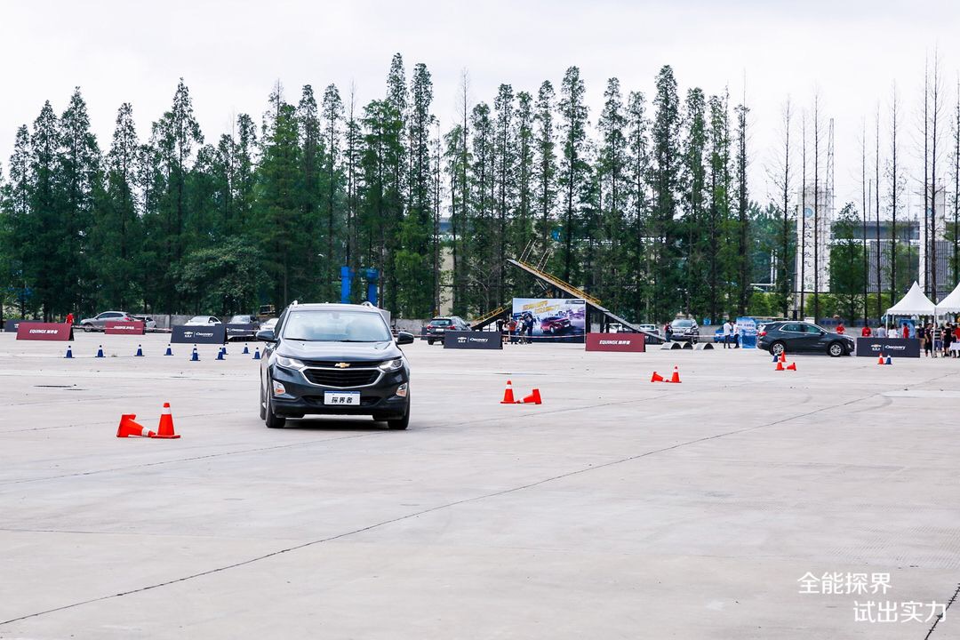 2021款雪佛兰探界者2.0t顶配试驾,雪佛兰探界者车评1.5t试驾视频