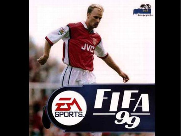 谁的青春没有《FIFA》？小罗、梅西和C罗，还记得这些经典封面么？