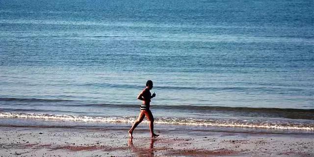 父亲节陪老爸一起去钓鱼,父亲节陪老爸