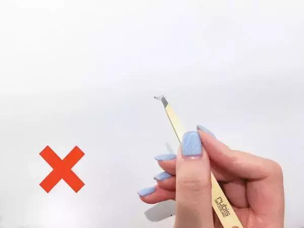 初学者贴假睫毛的教程,不会贴假睫毛录视频