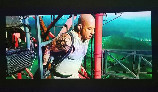 最亮家用投影仪,微鲸投影仪1200流明