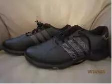 nike和adidas衣服科技,nike和adidas顶级跑鞋对比