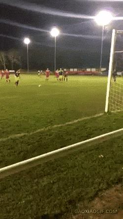 大爷的遮阳工具堪称完美，整体搭配又如此清新脱俗