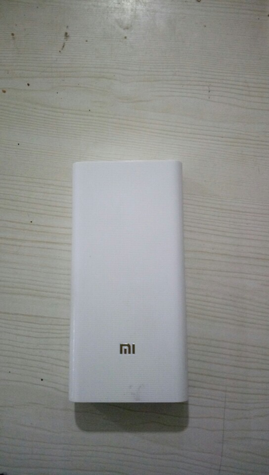 新买的移动电源充不进去,新买的移动电源先用完再充么