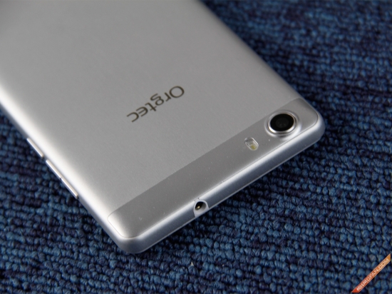 百元也能玩金属机小哇手机青春版评测