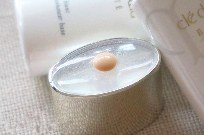 cpb光透白隔离乳适合干皮吗,cpb肌肤之钥光透白隔离乳