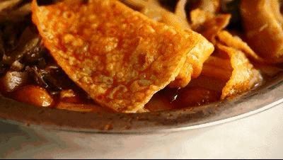 隔着门都能闻到异味,隔着老远能闻到一股恶臭