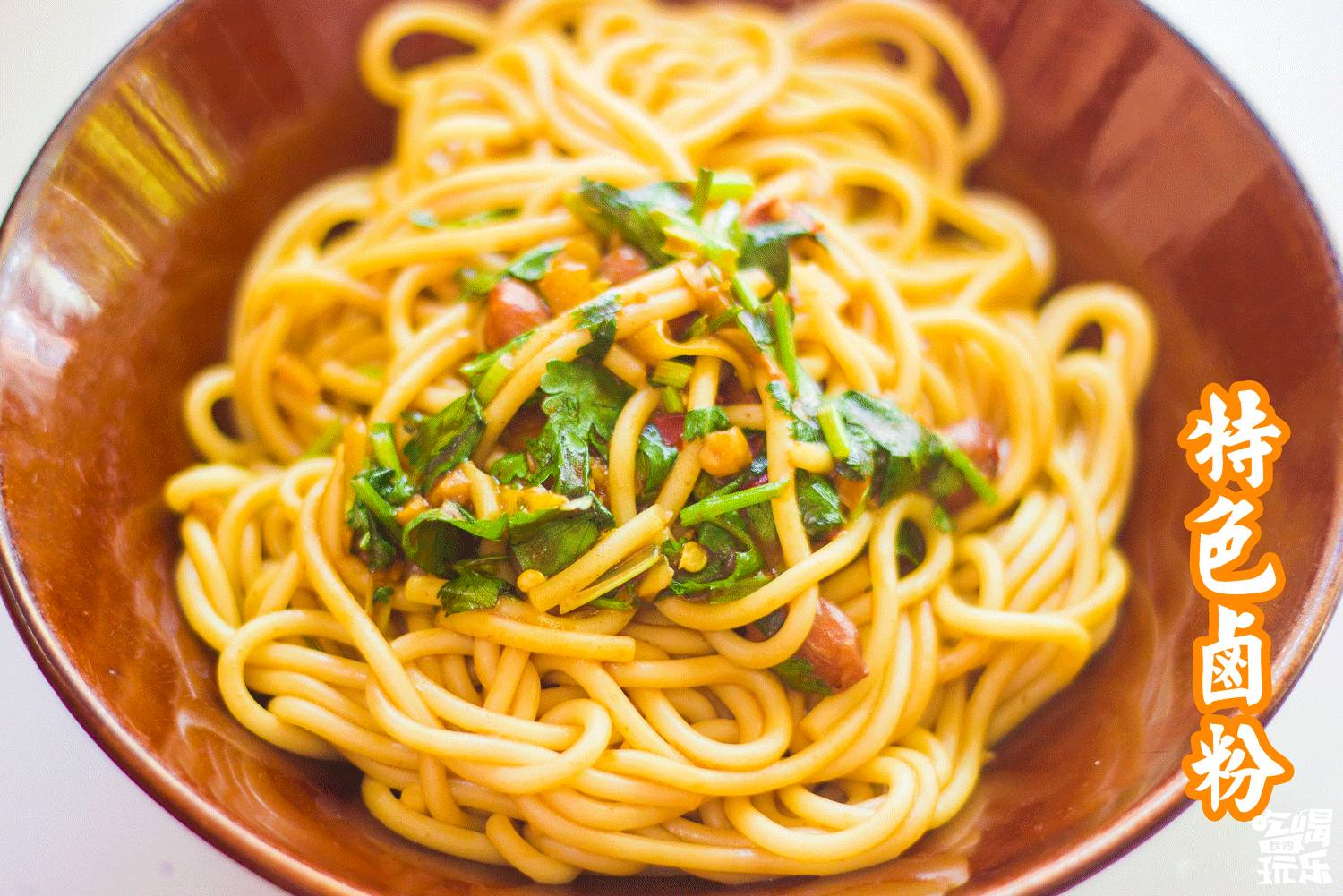 无数旅客的回忆，都停留在晓园路上这一碗碗地道小吃里