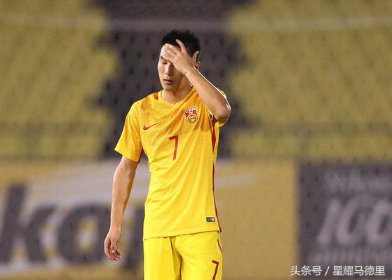 他因在最后时刻浪射不护球遭批是国足罪人连李毅都忍不住补刀