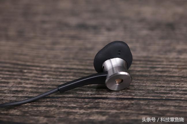 1more的降噪耳机怎么样,1more蓝牙耳机主动降噪