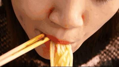 隔着门都能闻到异味,隔着老远能闻到一股恶臭