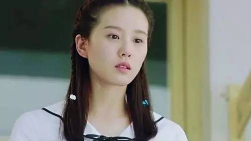 关关变身成美女,关关拿掉眼睛