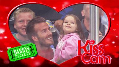 小七和小贝的亲吻照引起热议，住豪宅，受一家子宠爱的小公主越长越大