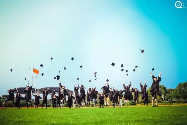 愈拍愈新奇，武商院16种“脑洞大开”毕业照，玩过一回算你牛！