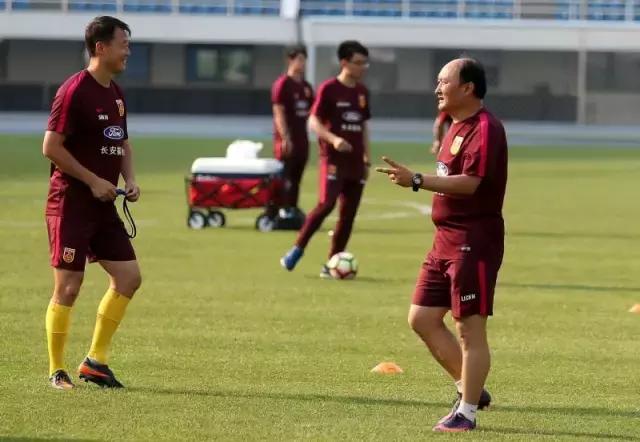 不坠青云之志足球,不坠青云志不负来时路