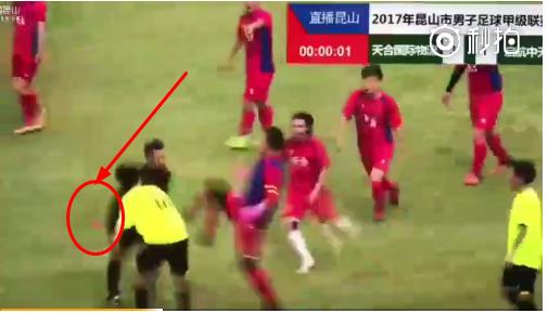 各国联赛足球场上暴打裁判遭禁赛,终身禁赛裁判