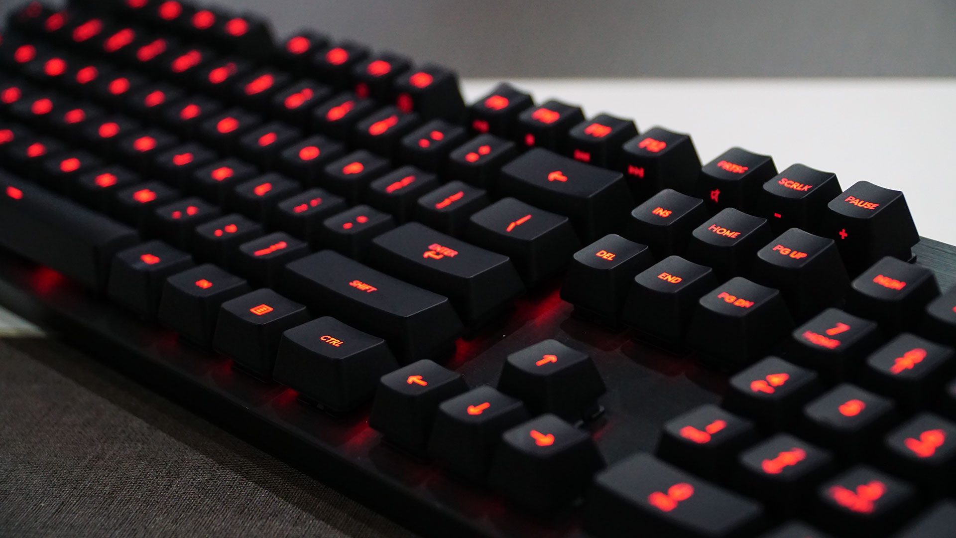 罗技超薄键盘,罗技g413和g610键盘对比