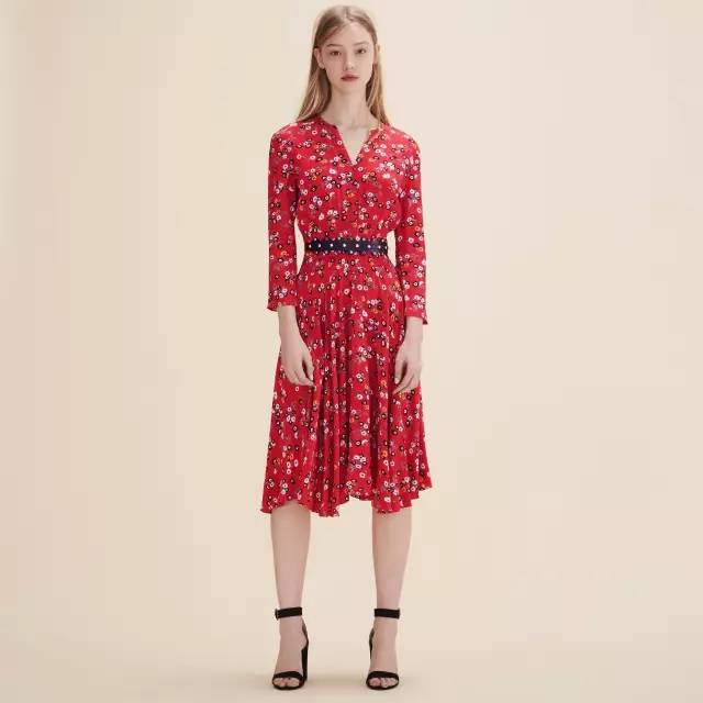 趁衣服打折多买几件,趁换季打折赶紧来挑几套新衣服