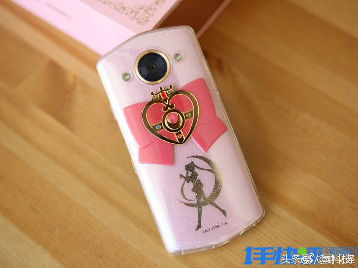 这款手机比小米6荣耀9更火，国外售价可买10部iPhone8！