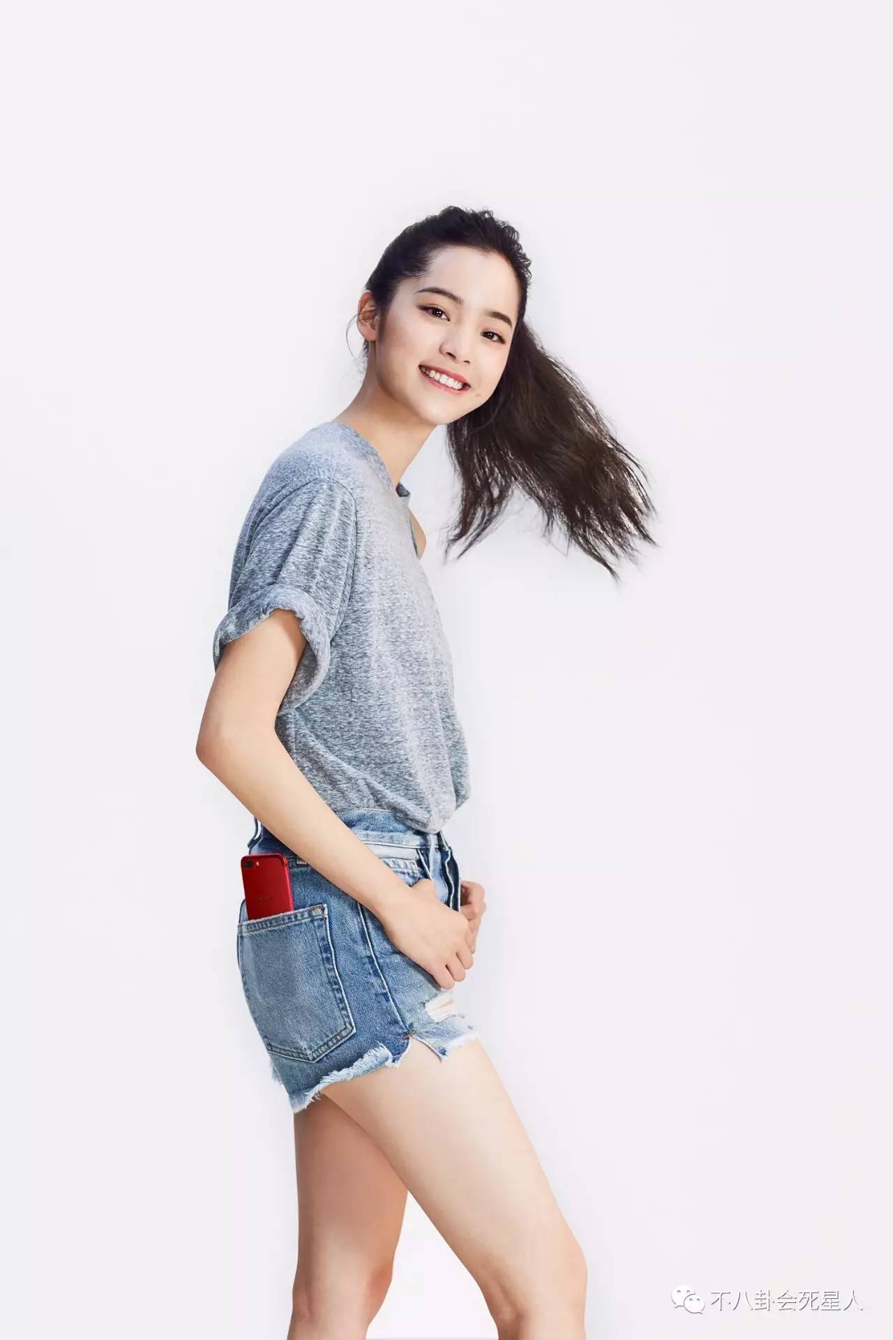 这些女明星居然都在扭屁股？OPPOR11热力红厉害了！