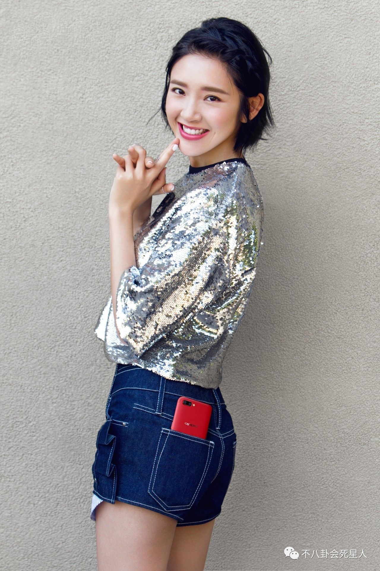 这些女明星居然都在扭屁股？OPPOR11热力红厉害了！