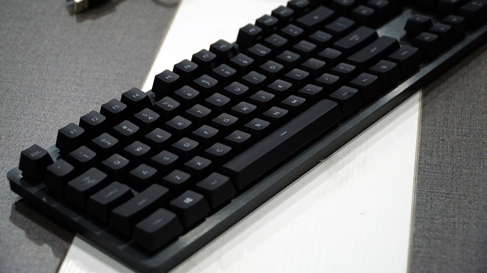 罗技超薄键盘,罗技g413和g610键盘对比