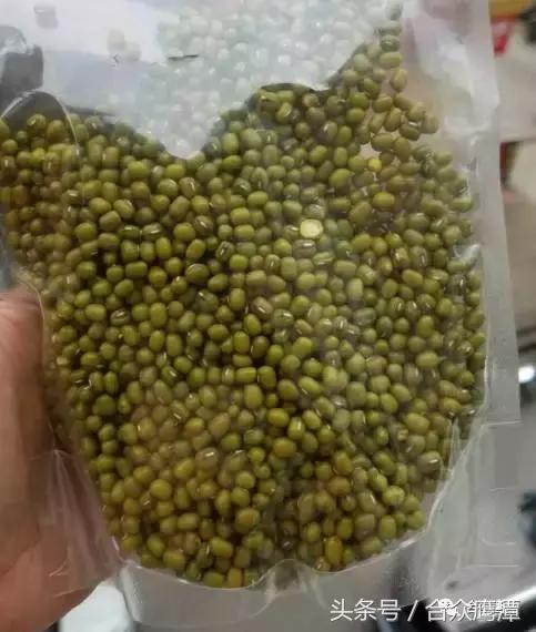 有退休金老人买保健品,老人家爱在超市买什么保健品