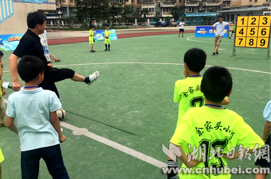 武汉中小学生足球比赛,武汉校园足球比赛视频