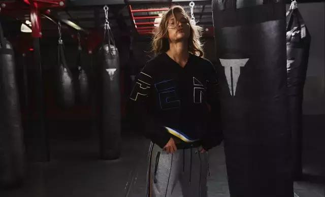 阿迪达斯耐克运动服,耐克和阿迪达斯哪个运动服好