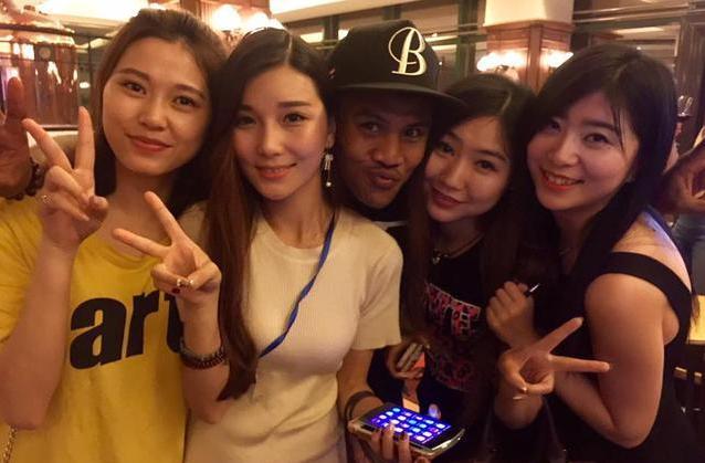 一龙被美国特警ko复仇,2017年一龙播求