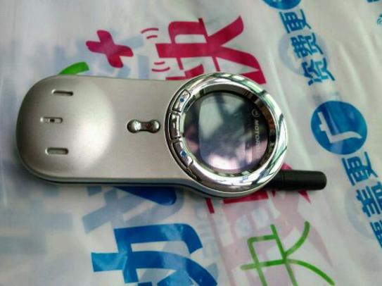摩托罗拉360度旋转手机老款,摩托罗拉经典彩屏直板手机