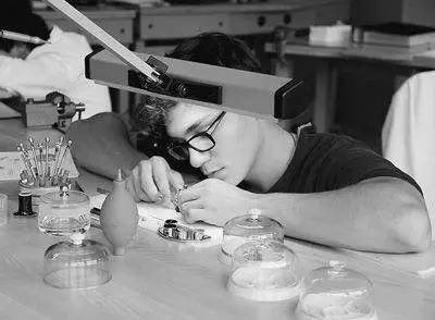 广州查获假冒伪劣手表,名表制假