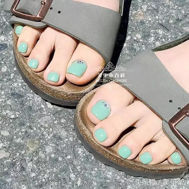 高级干净耐看的脚甲纯色,十款最适合夏天的脚甲仙气飘飘
