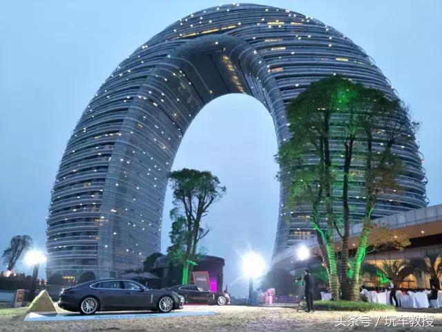 剑指马德里德比萨乌尔,全新保时捷panamera首试车