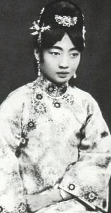 末代皇帝皇后婉容被打,末代皇后溥仪的控诉