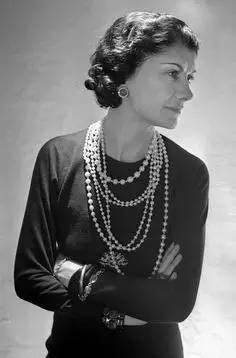 奢侈品珍珠项链假珍珠,假珍珠项链衣服配饰