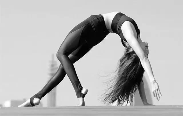 阿迪达斯耐克运动服,耐克和阿迪达斯哪个运动服好