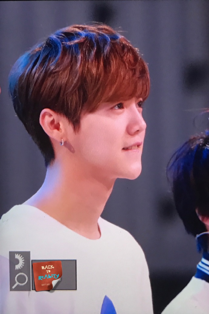 鹿晗嘟嘴卖萌图片,鹿晗撅嘴笑