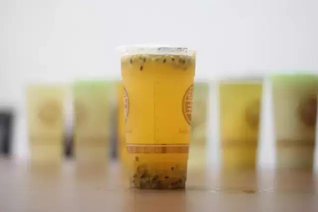 啊！好咸！好爽！喝完一袋盐后小编身残志坚，只为告诉你谁是老盐界的no.1！