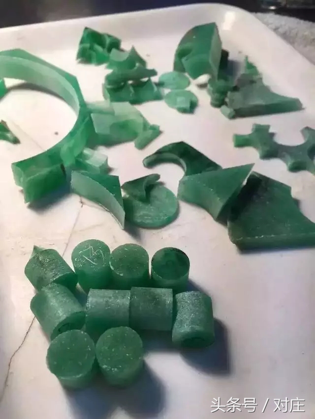 顶级翡翠毛料切割视频,翡翠极品图解