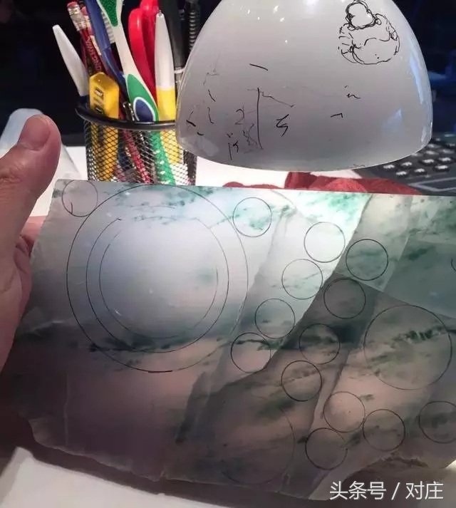 顶级翡翠毛料切割视频,翡翠极品图解
