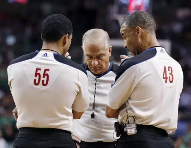 理性讨论：NBA联盟是否真的存在主场哨、黑哨？真相让人惊讶！